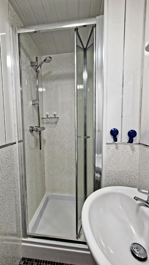 חלנדודנו Breeze B&B מראה חיצוני תמונה